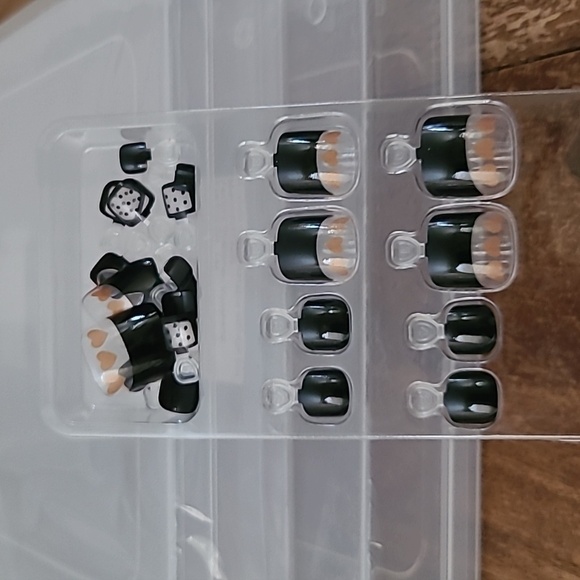 2/$16 Hearts French Manicure Press On Toenails - Picture 11 of 14